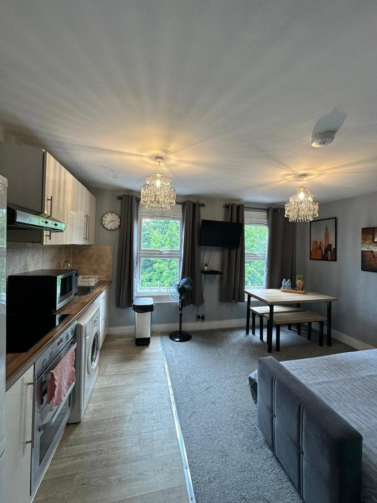 Cosy 2 Bedrooms Apartment Лондон Экстерьер фото